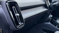 Volvo Xc40 2.0 B4P Inscription Pro 5dr Auto Petrol Estate